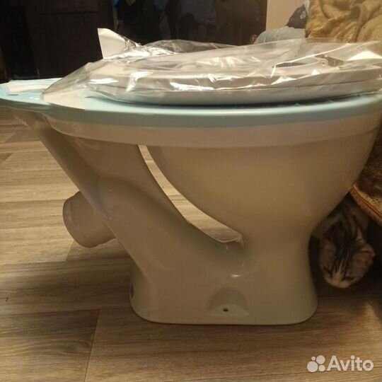 Унитаз новый