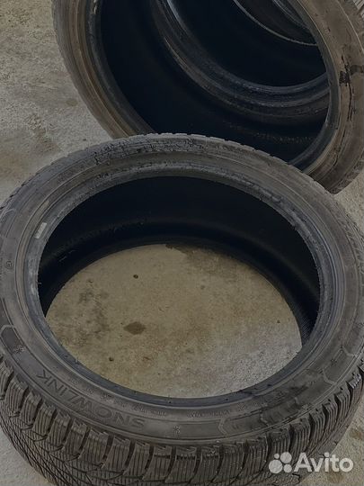 Triangle Snowlink TWT02 235/45 R18