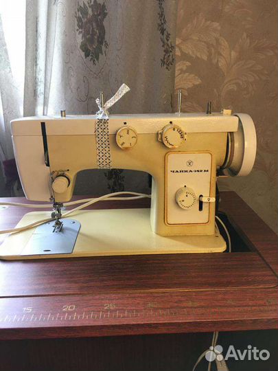 Швейная машина Чайка 142