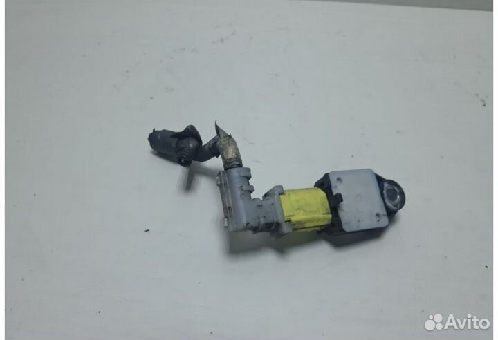 Датчик AIR BAG Toyota Avensis 3