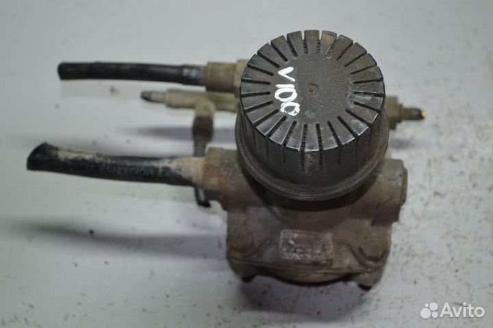 Кран ускорительный тормозной volvo FH12 1-seeria