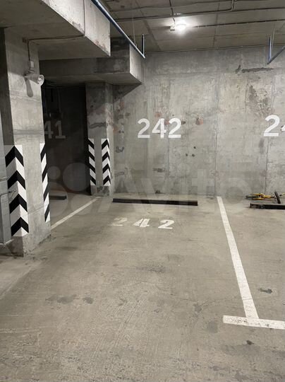 Машиноместо, 18 м²