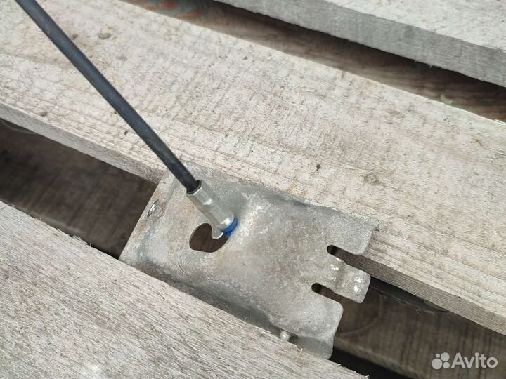 Сузуки Балено замок тросик капота
