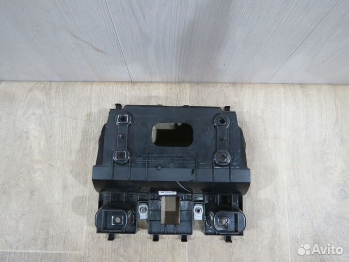 Кронштейн центральной консоли Jaguar XF