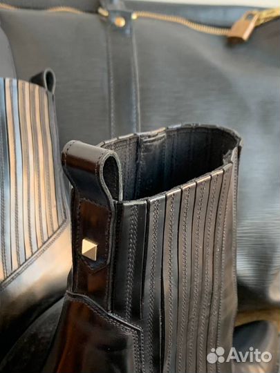 Женские казаки Valentino