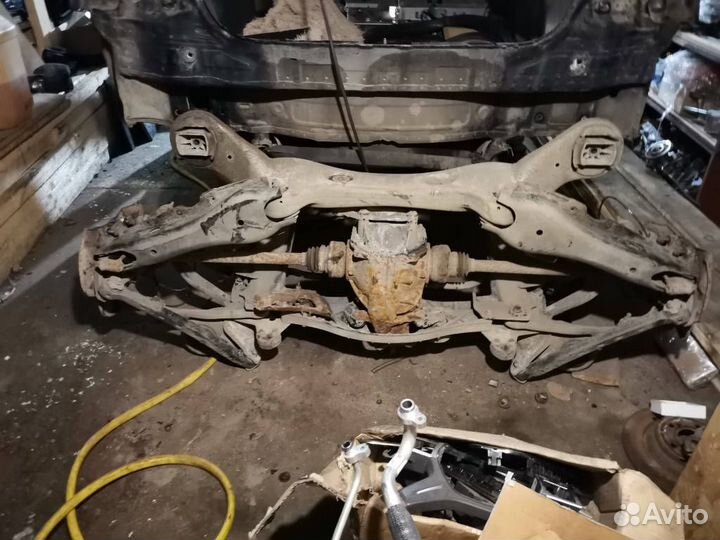 Подрамник задний Mercedes S W221