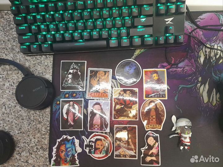 Наклейки аниме