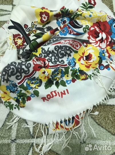 Палантин новый размером 185/70