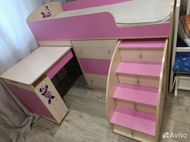 Детская кровать со столом