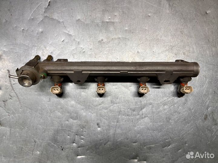 Топливная рампа в сборе с форсунками VAG