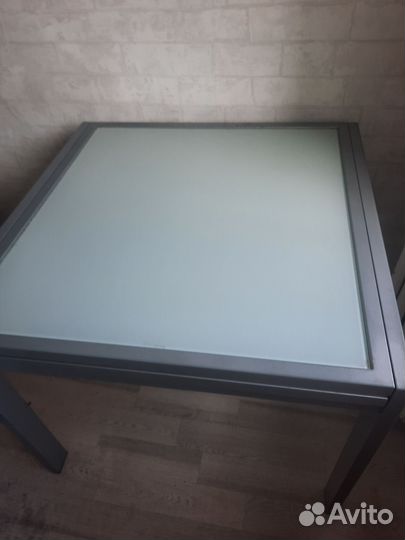 Кухонный стол