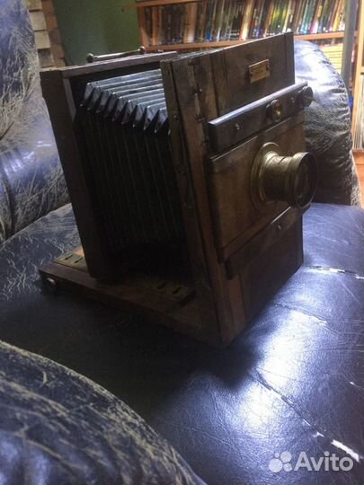 Фотоаппарат (форматная фотокамера)