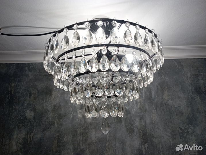 Чёрная хрустальная люстра с подвесками