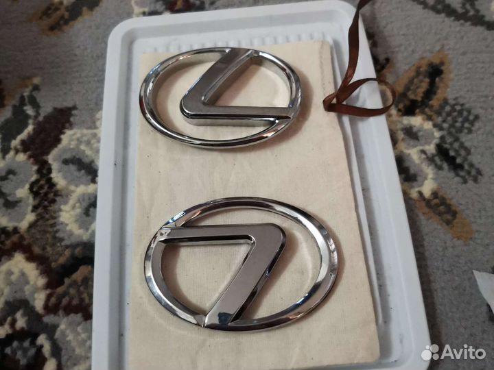 Логотип Лексус