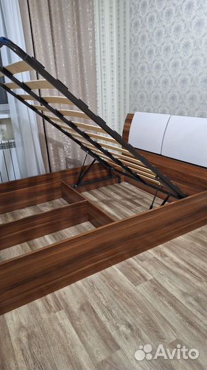 Кровать двухспальная бу