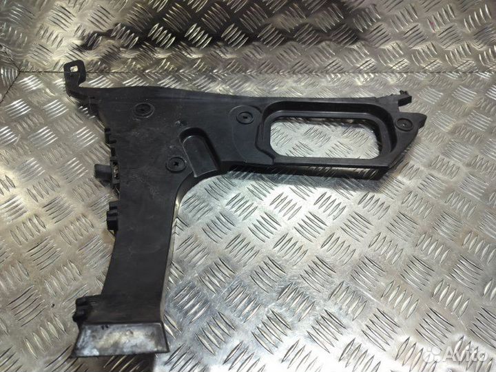 Крепление бампера заднее правое Audi Q7 4L