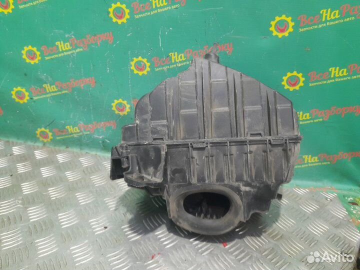 Корпус воздушного фильтра Renault Fluence седан