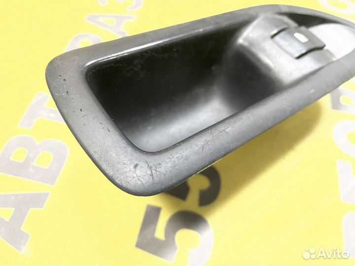 Кнопка стеклоподъемника зп Renault Laguna 2