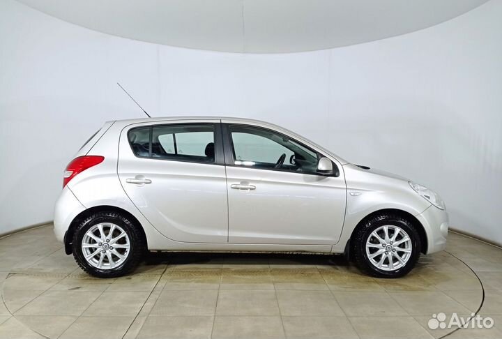 Hyundai i20 1.4 AT, 2010, 124 001 км