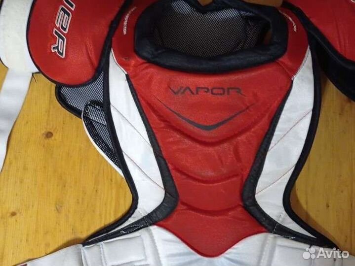 Хоккейная форма нагрудник, шорты, защита шеи