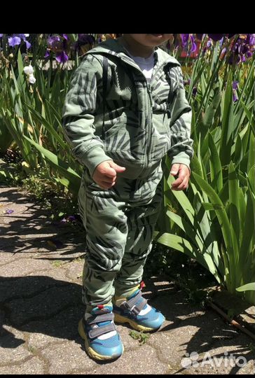 Костюм на мальчика 98