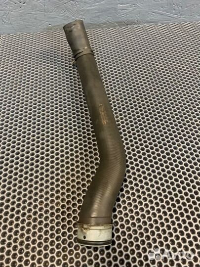 Патрубок системы охлаждения левый Porshe Panamera