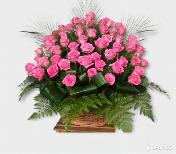 Из живых цветов траурные корзины