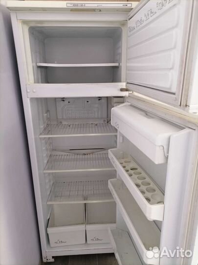 Холодильник бу+ кухонный гарнитур б/у