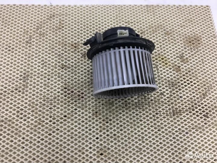 Мотор отопителя салона (печки) Nissan Tiida C11