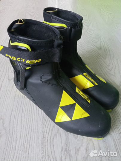 Лыжные ботинки коньковые fisher