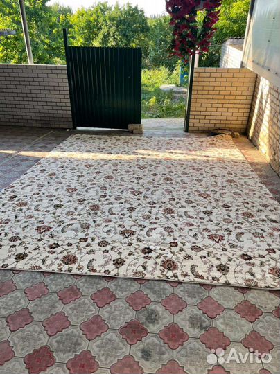 Ковер шерстяной новый