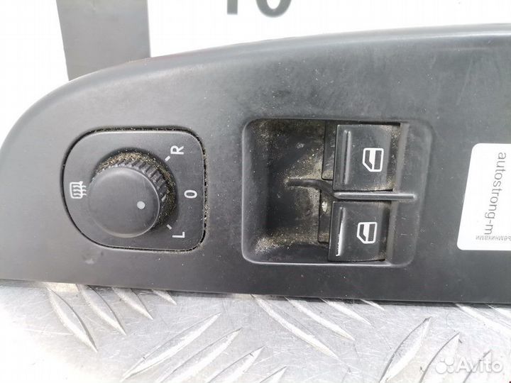 Блок управления стеклоподъемниками Volkswagen Golf