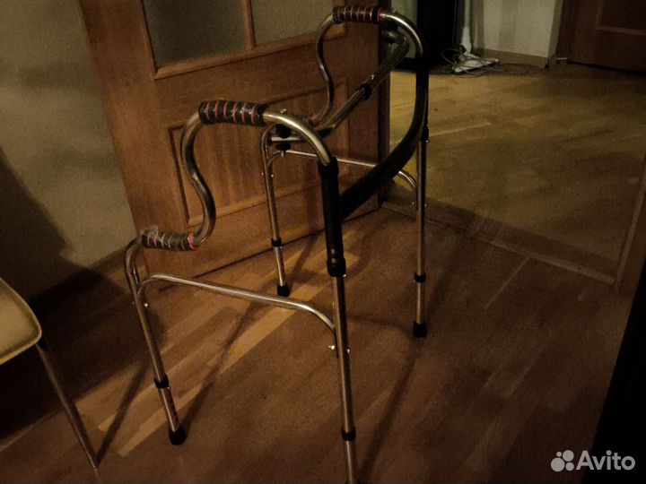 Ходунки для взрослых шагающие