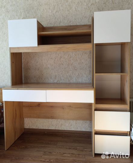 Детский письменный стол