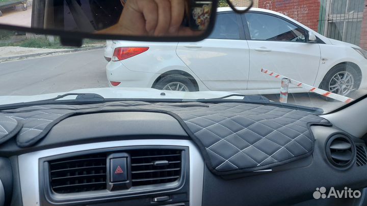 Накидка на панель приборов granta