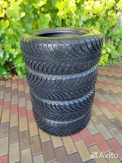 Sava Eskimo Stud 225/60 R17 99T