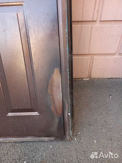 Дверь входная металлическая от застройщика