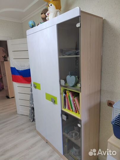 Шкаф
