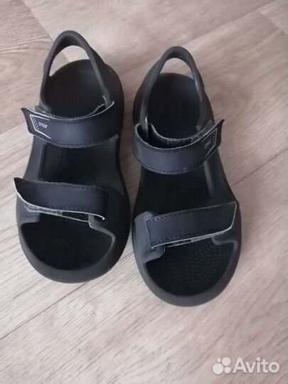 Сандали crocs