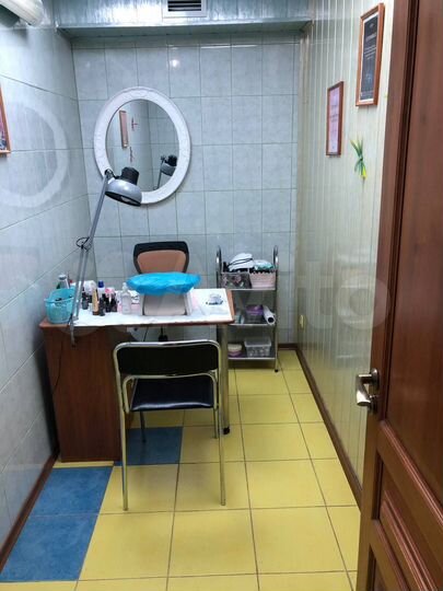 Свободного назначения, салон красоты 89.9 м²