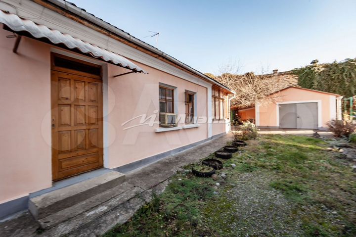 Коттедж 570 м² на участке 11 сот.