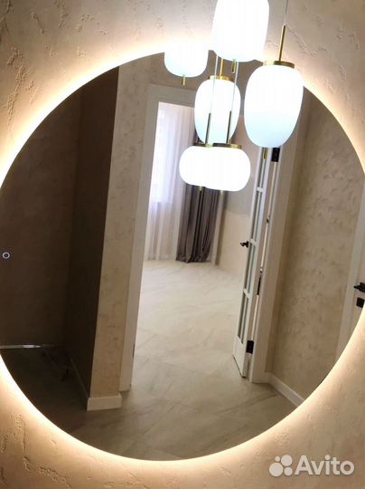 Зеркало в раме с подсветкой