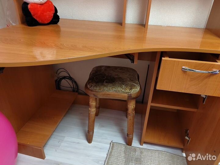 Компьютерный стол