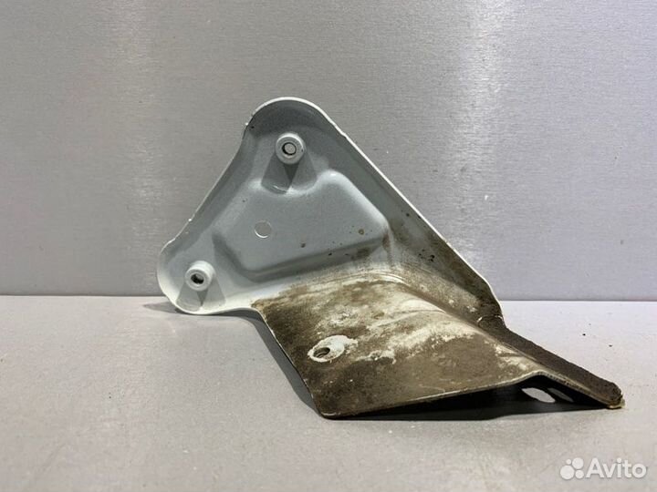 Крепление крыла Skoda Rapid CWV 2018