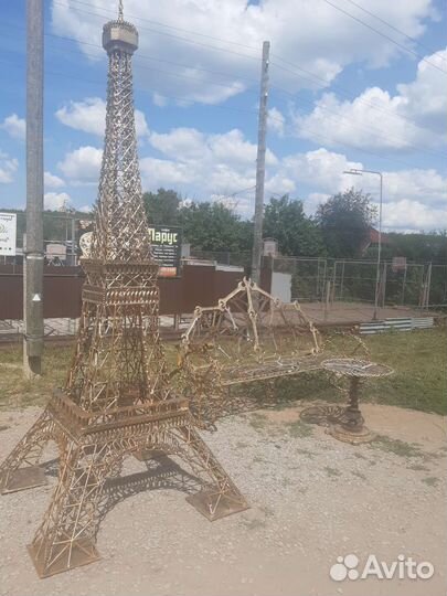 Крпэйфелева Башня