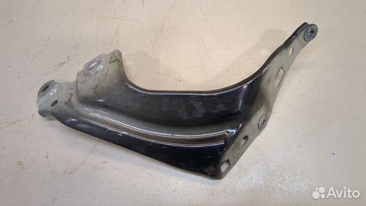 Кронштейн крыла левый передний Volkswagen Taos