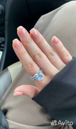 Маникюр на дому