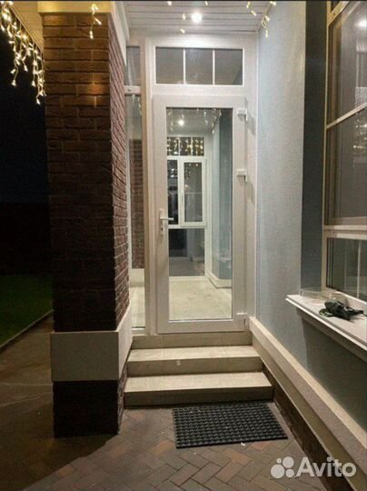 Дверь пластиковая входная