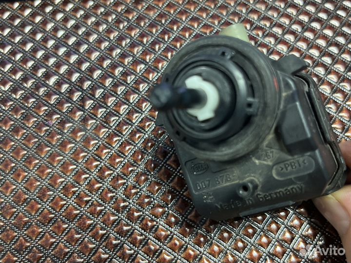 Корректор фары Renault /Nissan