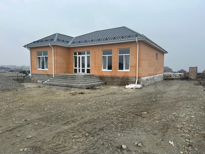 Дом 180 м² на участке 6 сот.